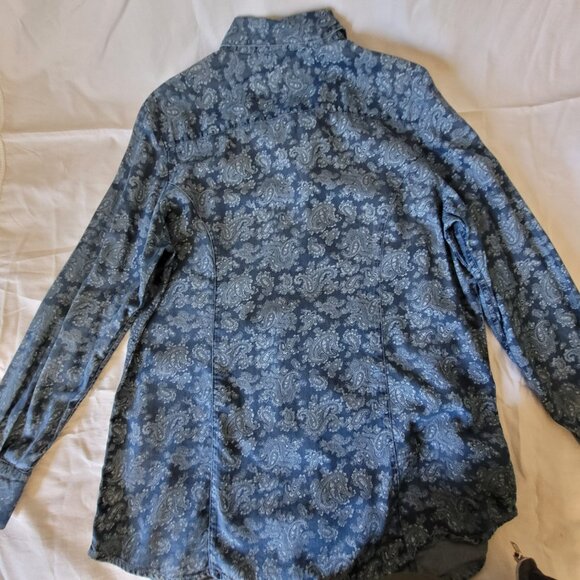 Blue Paisley Shirt Coldwater Creek Size Large - Picture 5 of 15